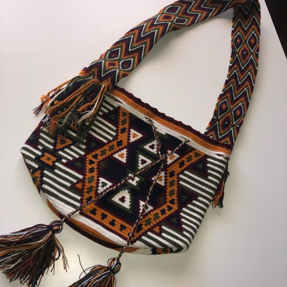 Authentic Handmade Colombian Wayuu Handbag - Picture 4 of 5